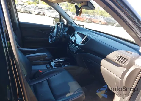 2016 Honda Pilot Touring z USA, uszkodzony, nr VIN 5FNYF6H91GB052613